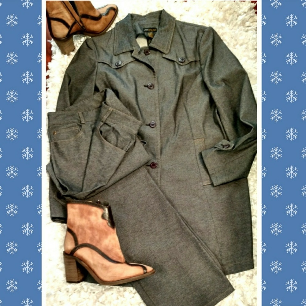 Pant Suit EUC!❤️FOR SALE! AVAILABLE FOR PURCHASE